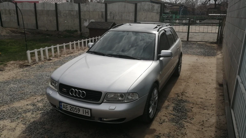 Audi A4 Avant Slain S4 куля USA 3
