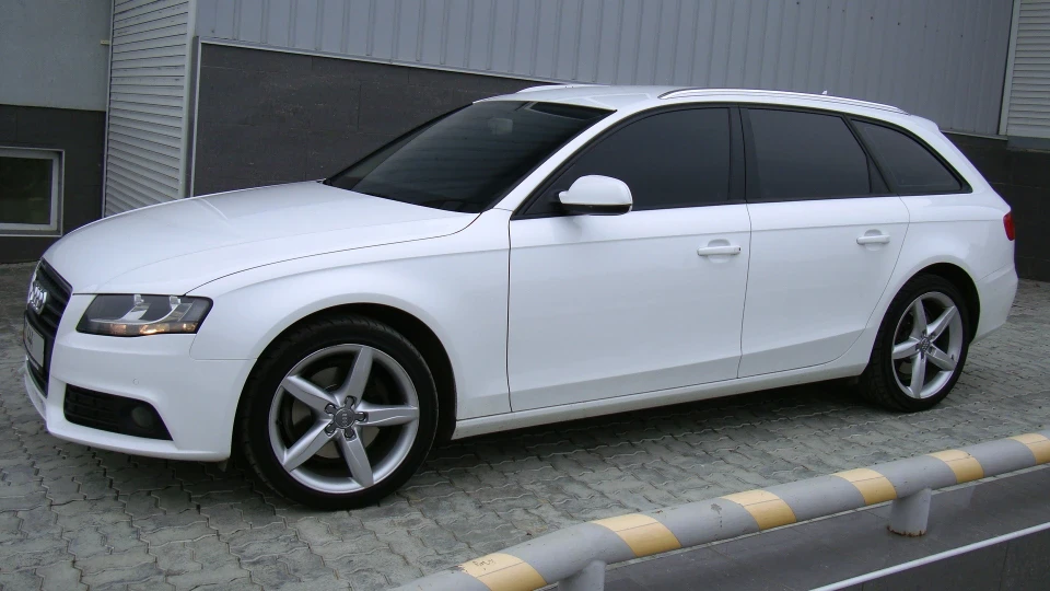 Audi A4 Avant Тракторець 2