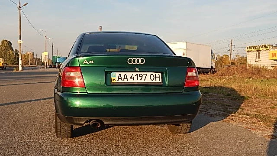 Audi A4 1.6 AHL 3