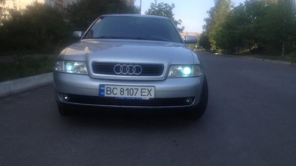Audi A4 1.6 arm 3