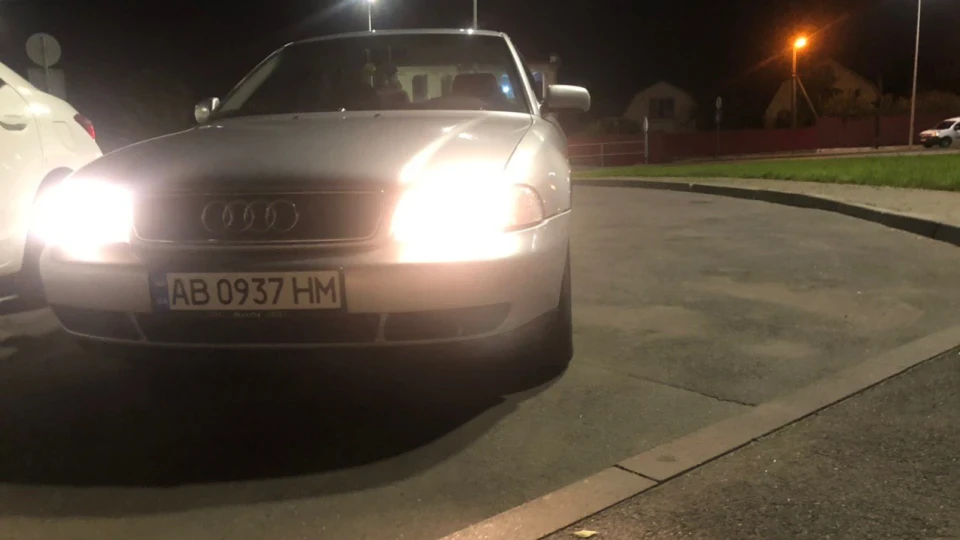 Audi A4 1.6 сріблястка 3