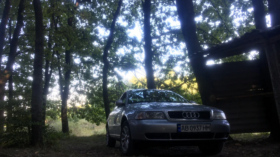 Audi A4 1.6 сріблястка 4