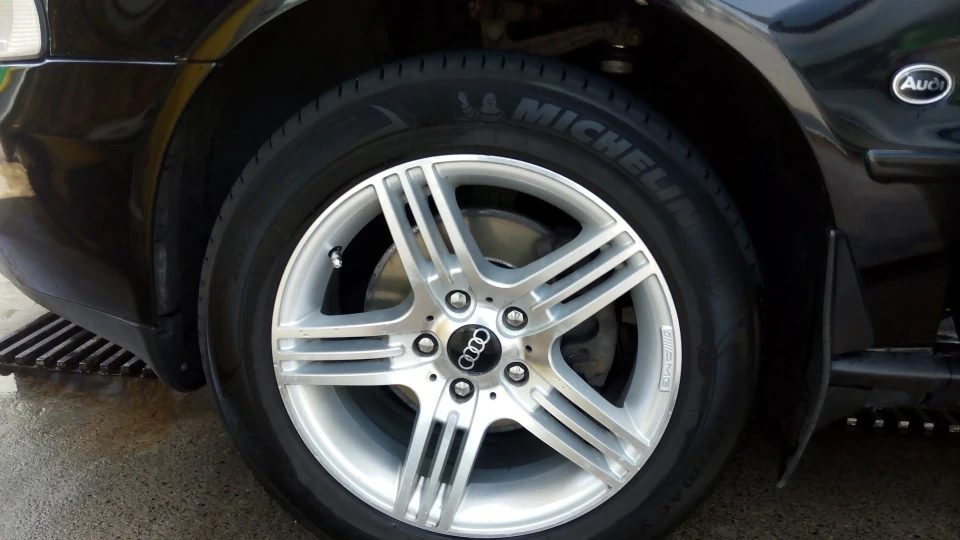 Audi A4 1.8 (125 л. с.) 2