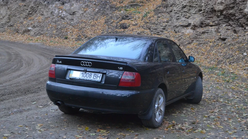Audi A4 1.8 (125 л. с.) 4