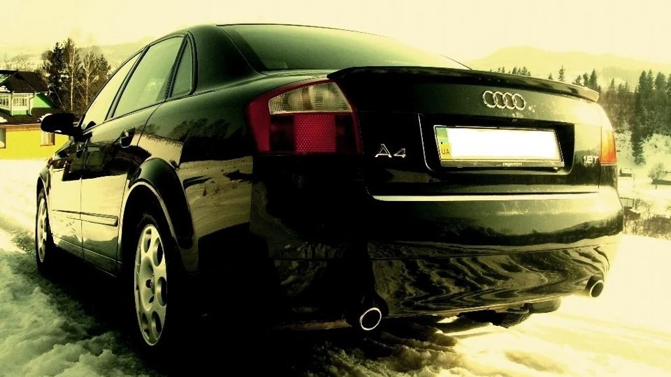 Audi A4 1.8 Т чорний 4
