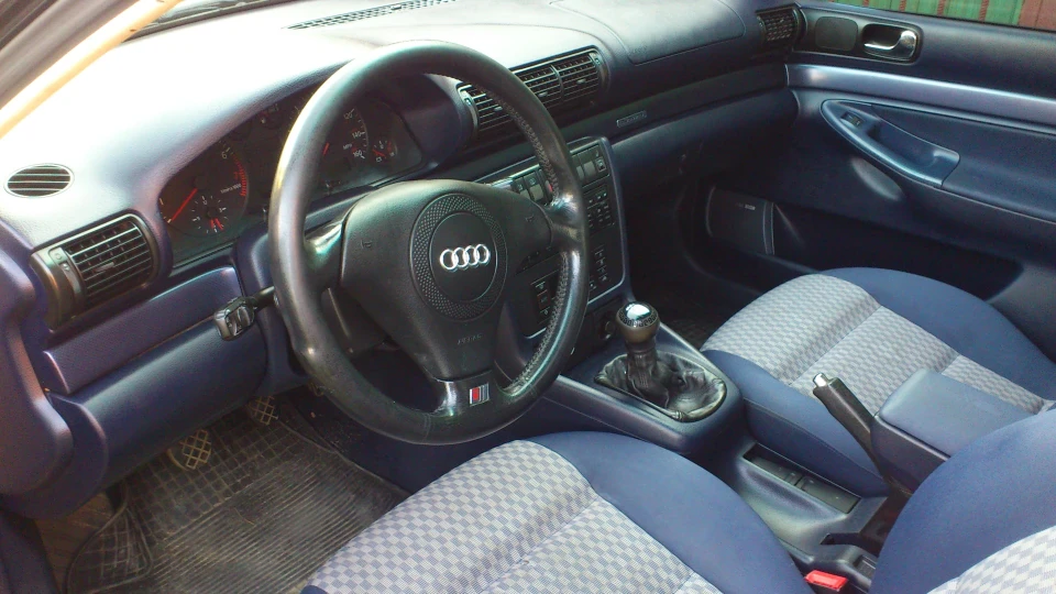 Audi A4 1.8 T QUATTRO 5