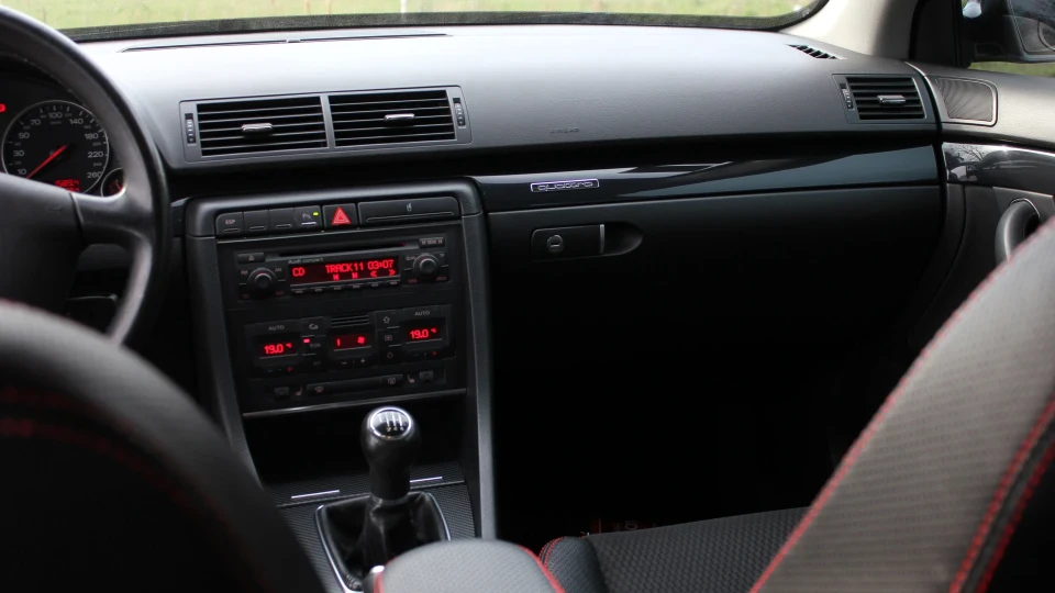 Audi A4 1.8 Т Quattro 5