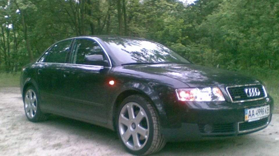 Audi A4 1.8 T(red) quattro 2