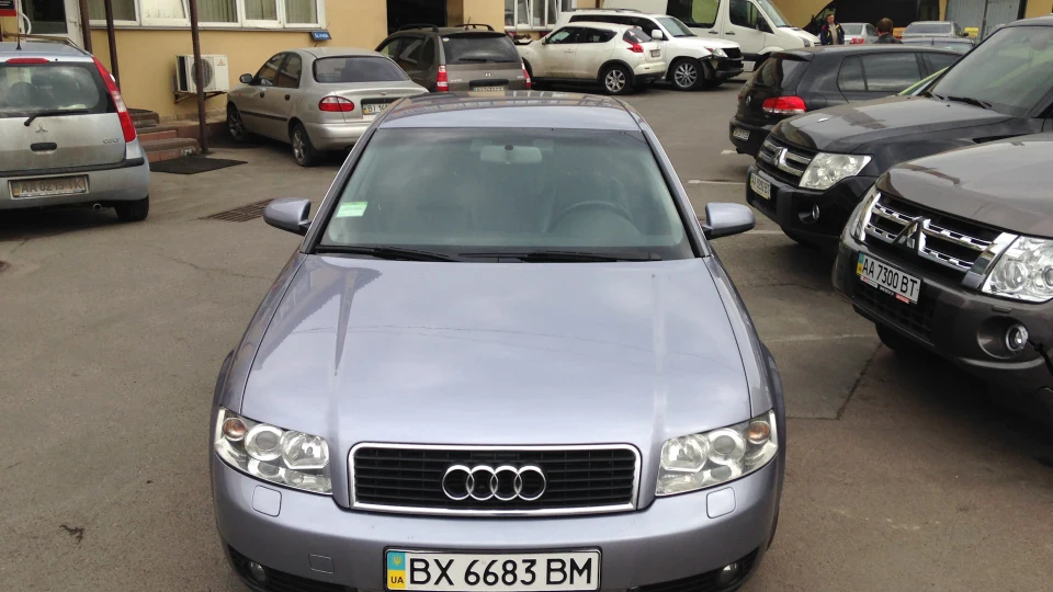 Audi A4 1.8 трубо 2