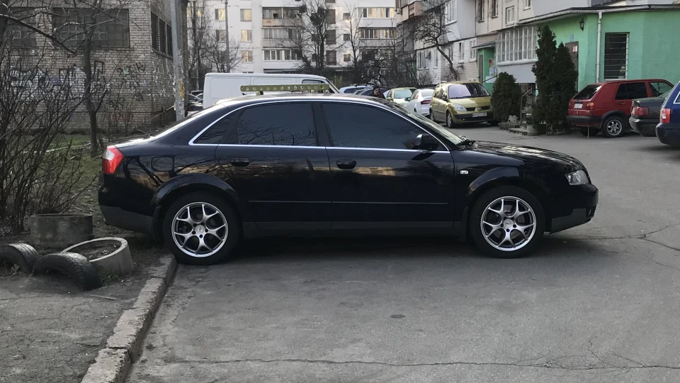 Audi A4 1.8 турбо 4