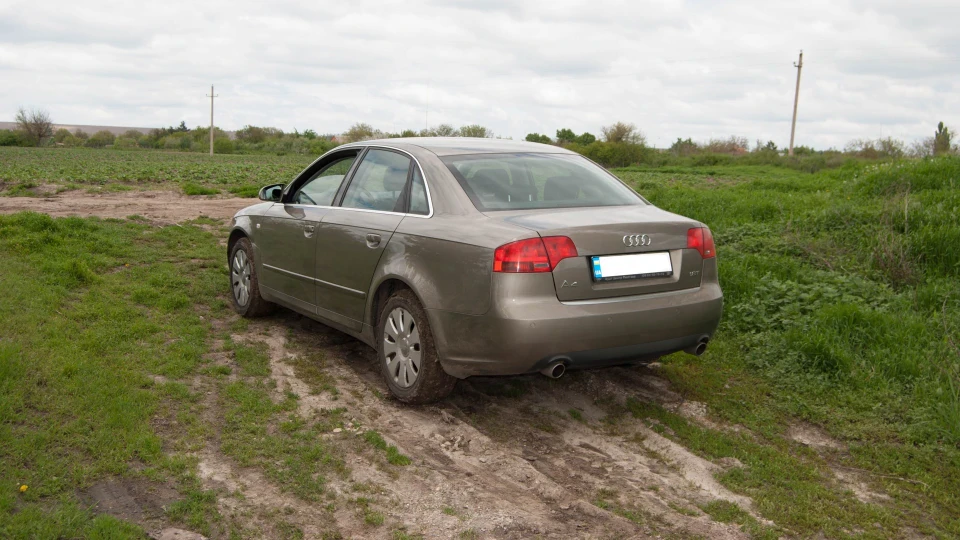 Audi A4 1.8 турбо 2