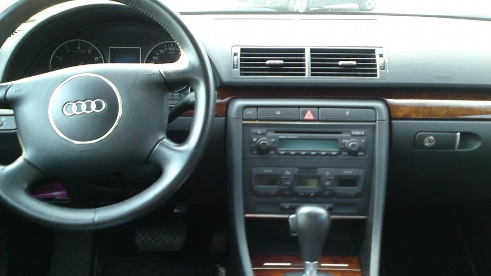 Audi A4 1.8Т BLACK EDITION 3