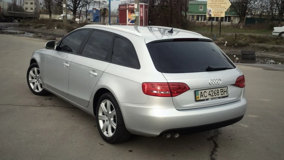 Audi A4 2.0 D 4