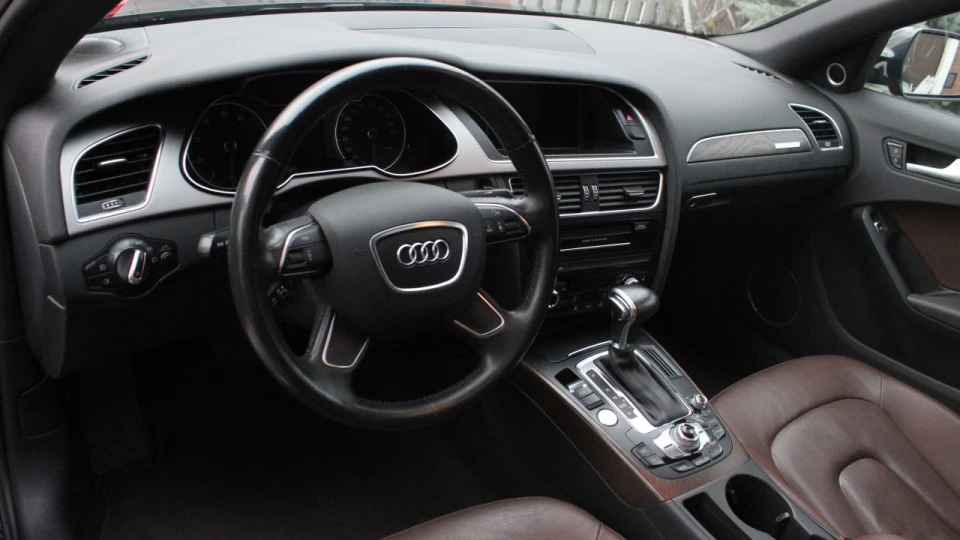 Audi A4 2.0 Quattro USA 2