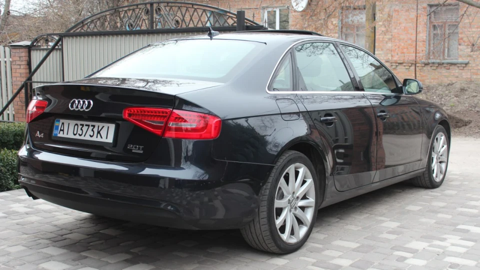 Audi A4 2.0 Quattro USA 3