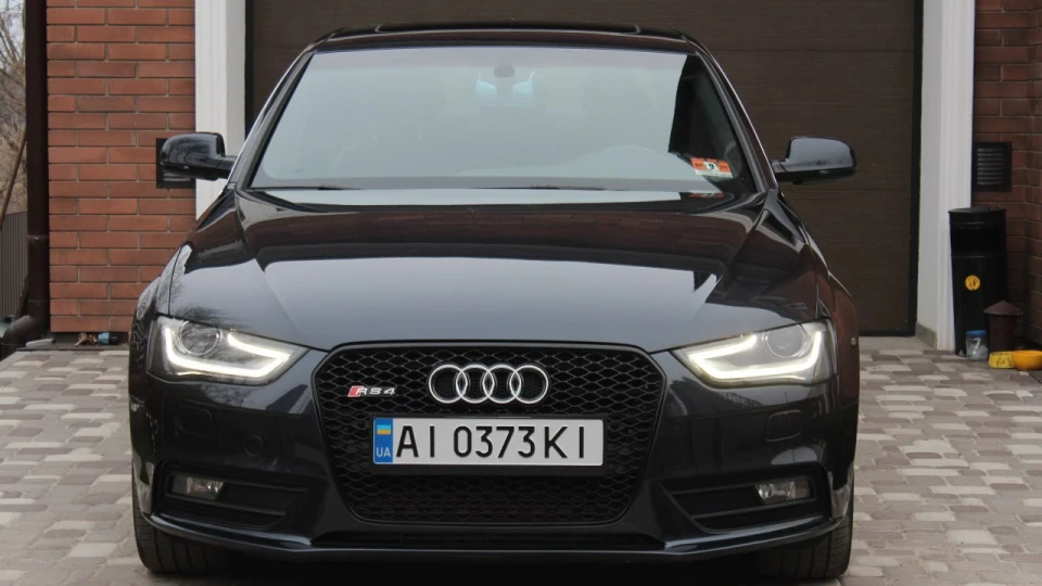 Audi A4 2.0 Quattro USA 4