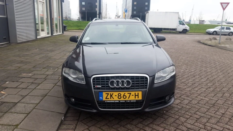 Audi A4 2,0 ​​тді