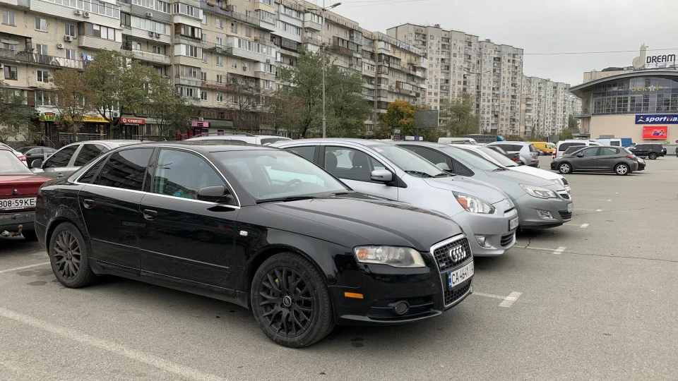 Audi A4 2.0 tfsi 200 лс. с 2
