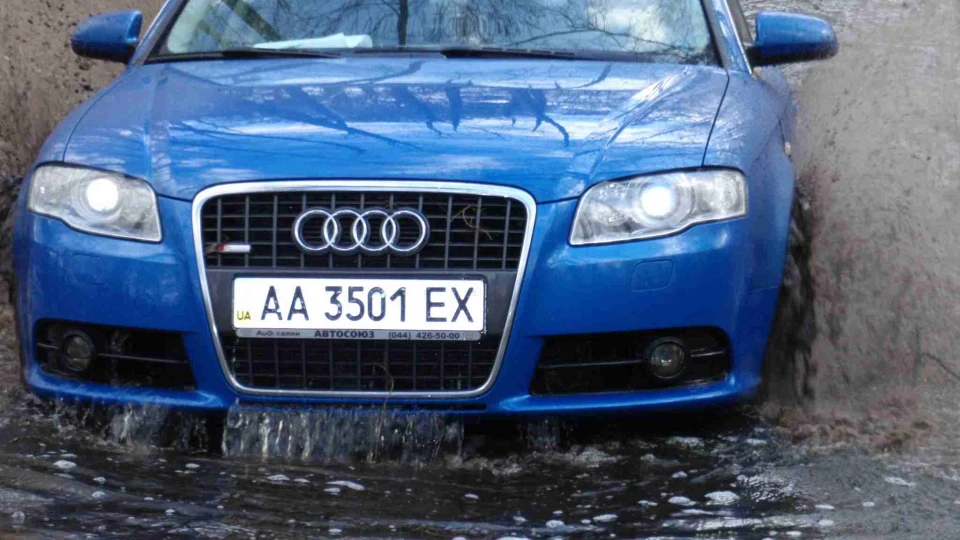 Audi A4 2.0 TFSI quattro 250hp 2