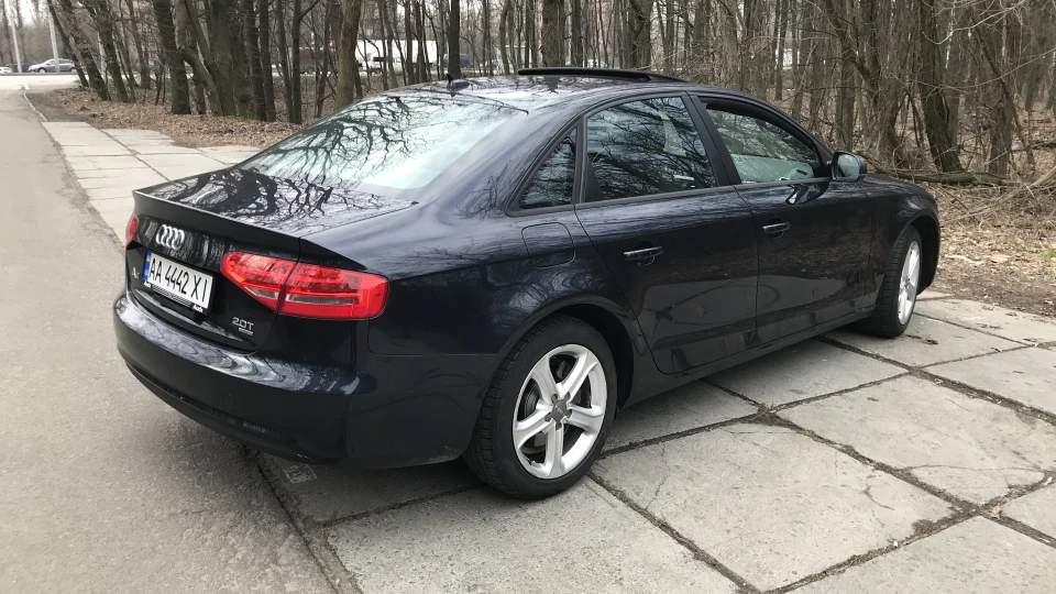 Audi A4 2,0 TFSI Quattro USA 4