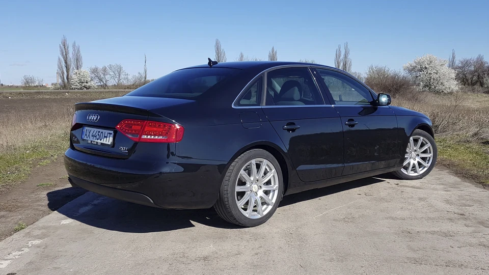 Audi A4 2.0 tfsi quattro 3