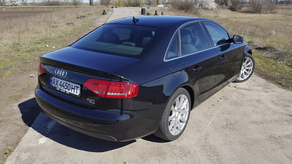 Audi A4 2.0 tfsi quattro 4