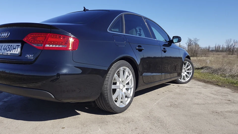 Audi A4 2.0 tfsi quattro 5