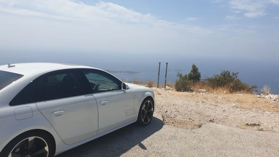 Audi A4 2.0 TFSI Quattro 2