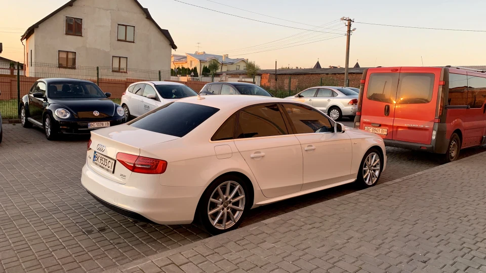 Audi A4 2.0 tfsi quattro 2