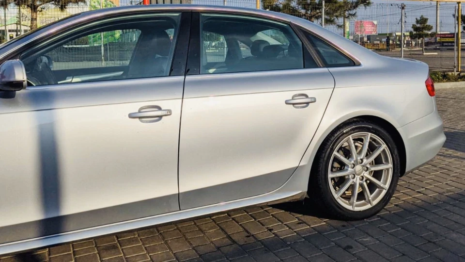 Audi A4 2.0 турбо (220 к.с.) AWD 3
