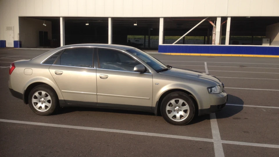 Audi A4 2.0ALT 4