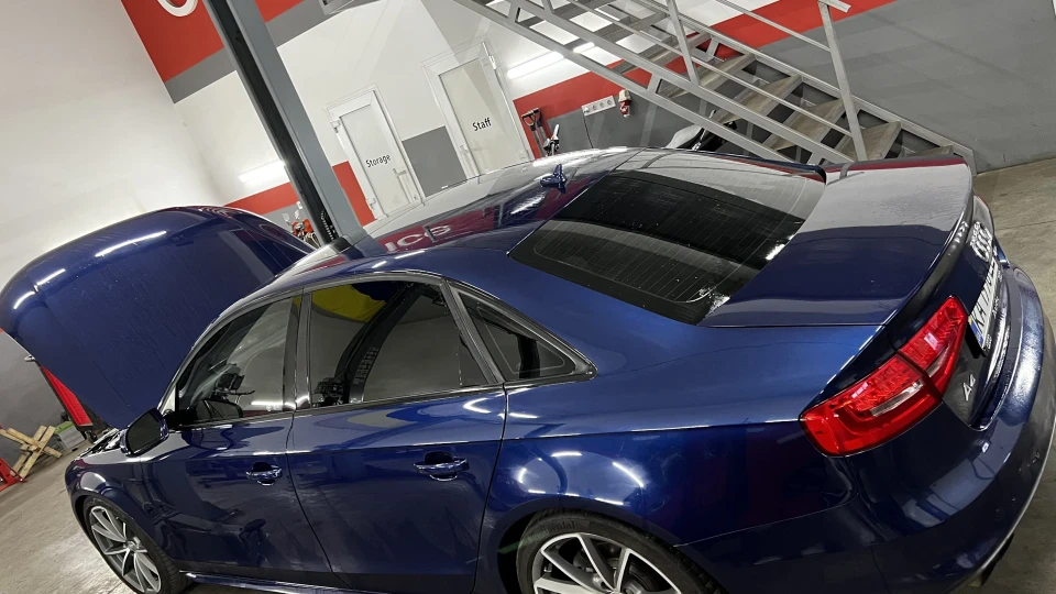 Audi A4 2.0TFSI 2