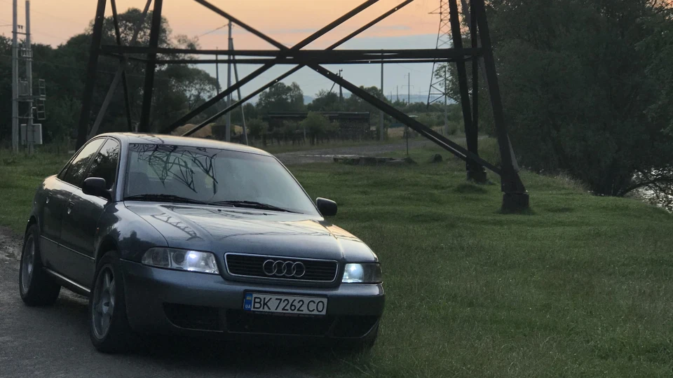 Audi A4 20V 1.8 Бензин 3