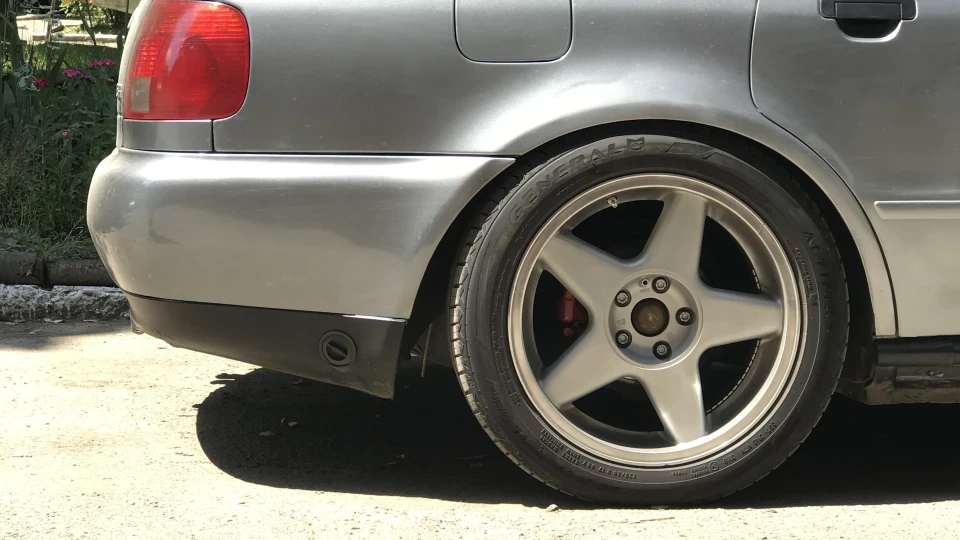 Audi A4 20V 1.8 Бензин 4
