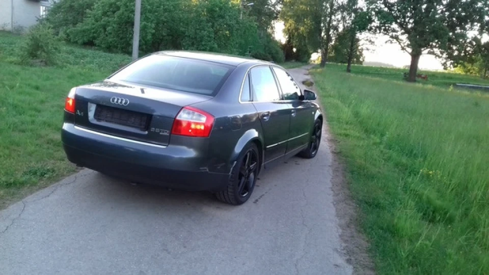 Audi A4 2.5 TDI 2