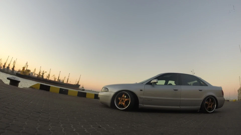 Audi A4 2.5 TDI 4