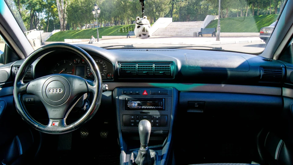 Audi A4 2.5 TDI 5