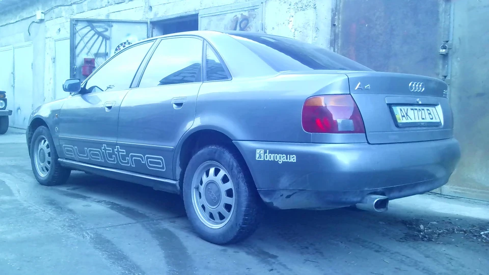 Audi A4 2.6 quattro 5