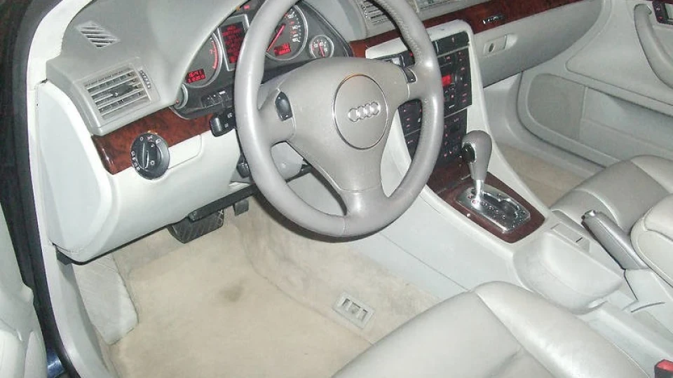 Audi A4 3.0 kvadro 2