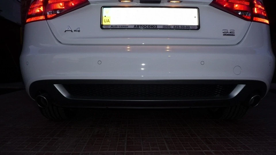 Audi A4 3.2 Q white S-line 5