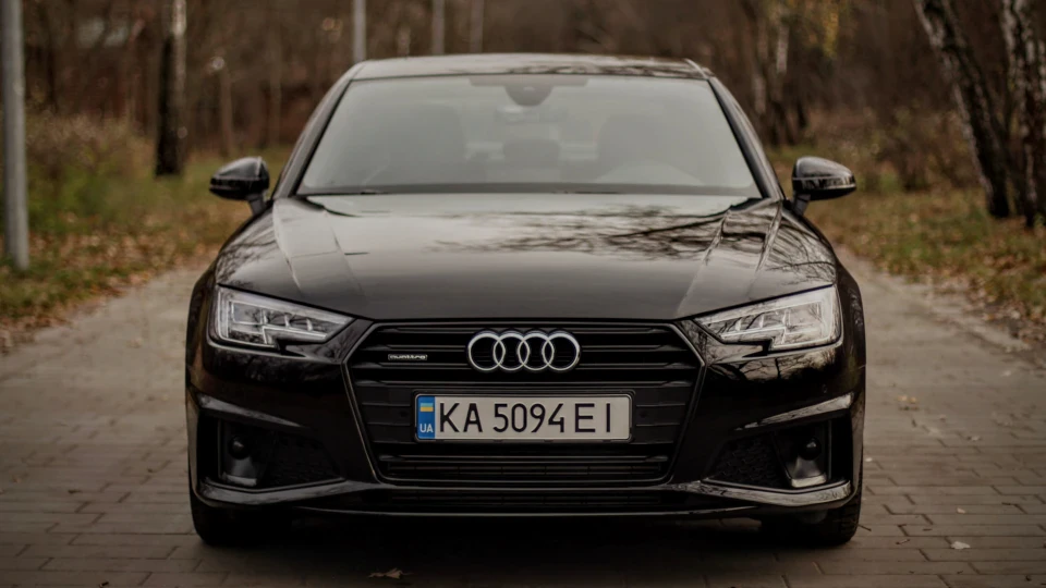 Audi A4 45 TFSI (2.0T) quattro