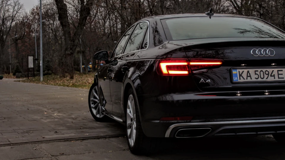 Audi A4 45 TFSI (2.0T) quattro 2