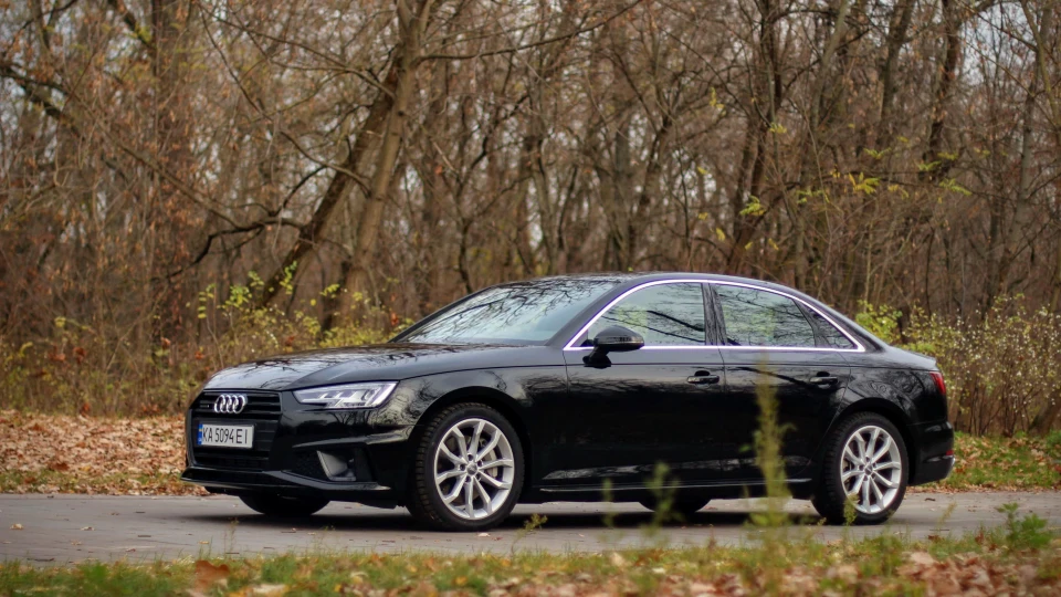 Audi A4 45 TFSI (2.0T) quattro 3