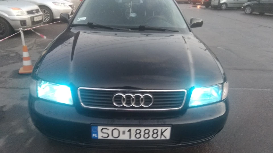 Audi A4 4rings 3