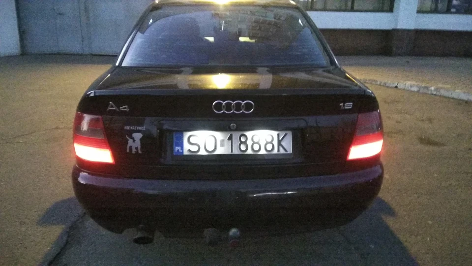 Audi A4 4rings 4