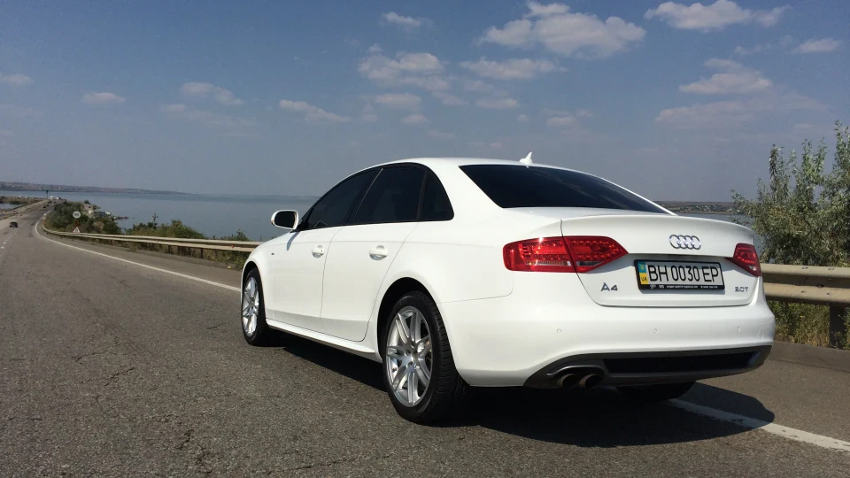 Audi A4 А4 В8 2011 2.0 бензі 2