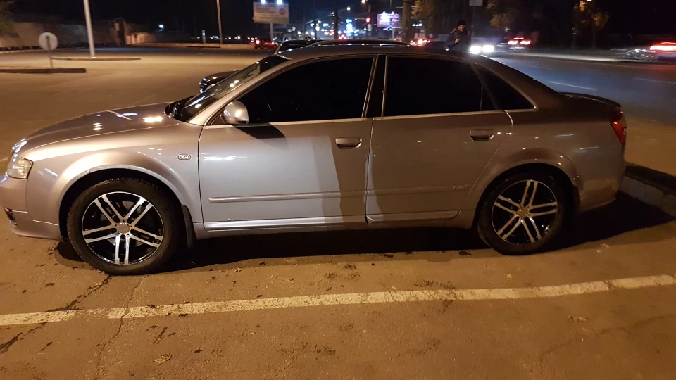 Audi A4 AUDI a4 1,8t Quattro S-L