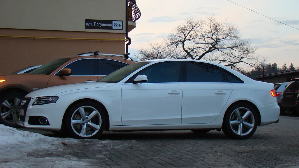Audi A4 AUDIмобіль 2