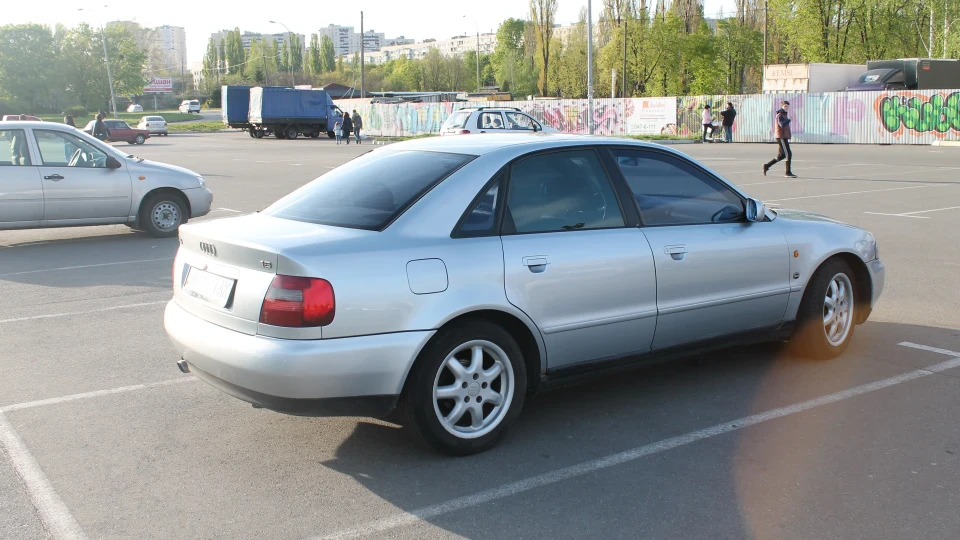 Audi A4 АУДЮШКА 2