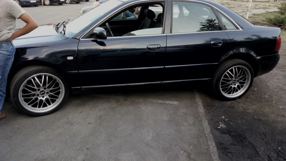 Audi A4 Аудюшка 2